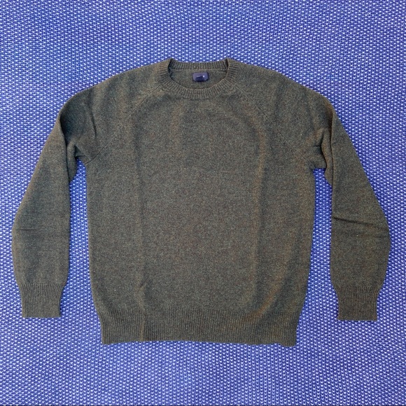 J. Crew Other - Men’s J. Crew lambs wool sweater in size medium